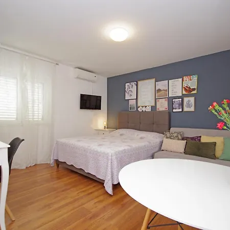 Apartments Luny Makarska Exterior photo