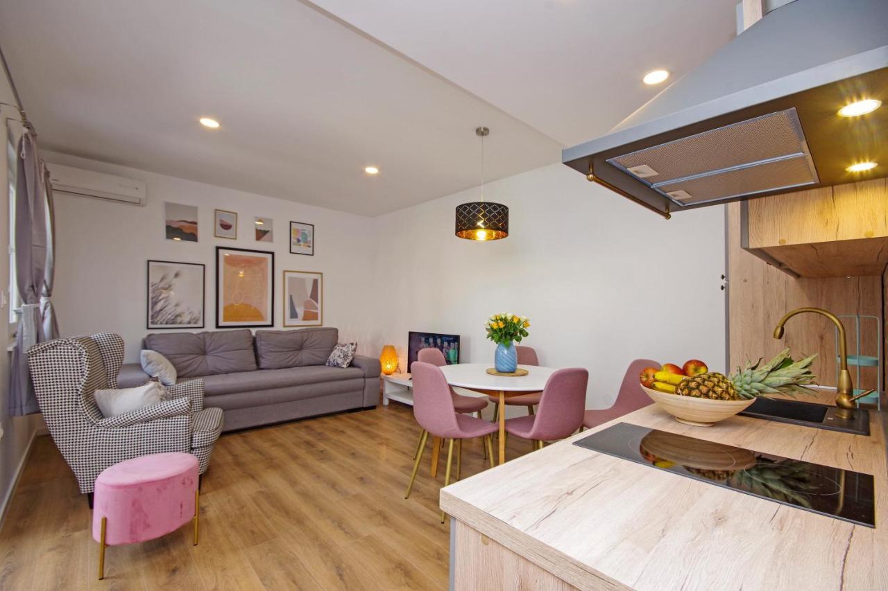 Luny Apartment *