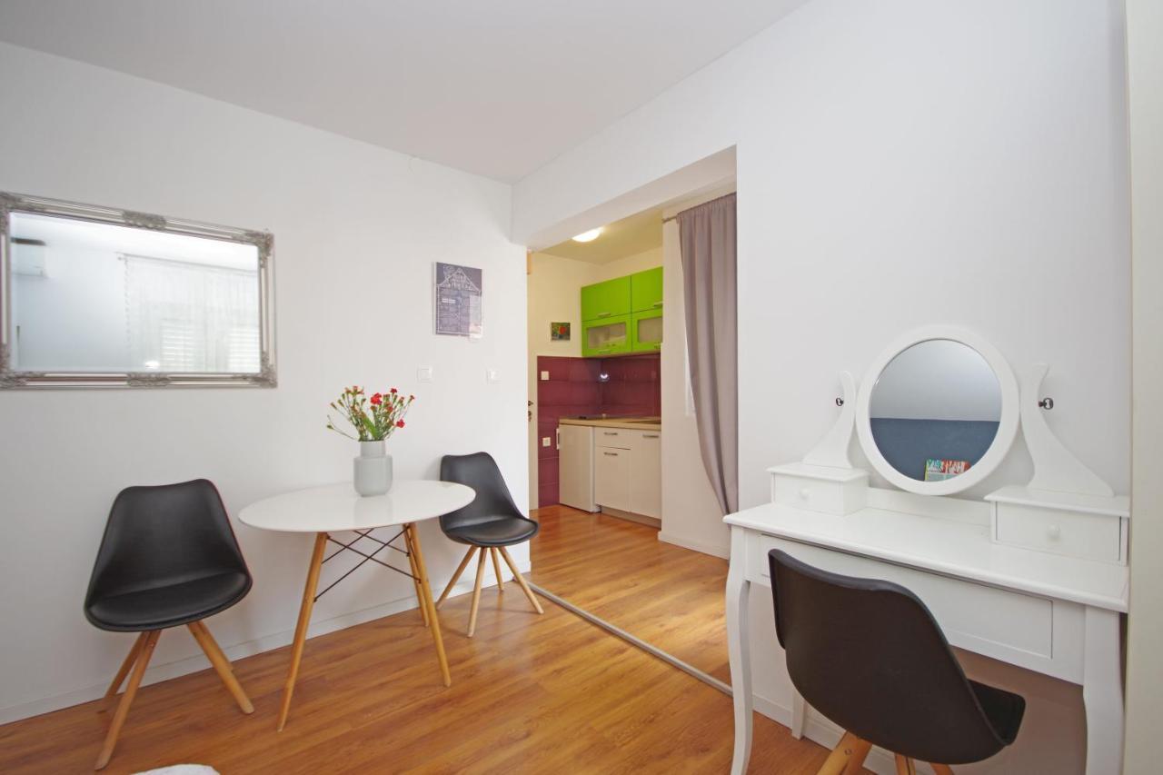 Apartment Luny *