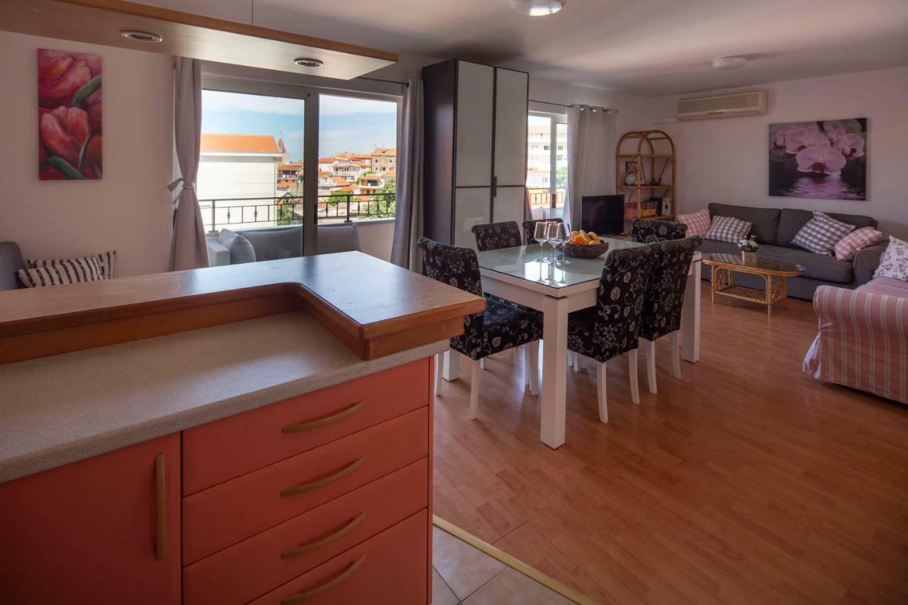 Luny Apartment *